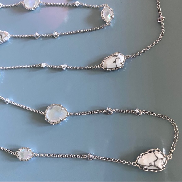 [SOLD] Kendra Scott Gwenyth Silver Necklace - Picture 2 of 2